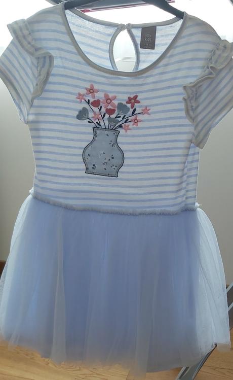 Dievčenské šaty, 128