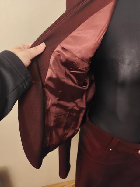 Slávnostnejší bordový štvorkostým annis juzina, 38