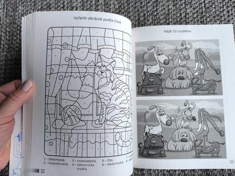 Kniha hier a vymaľovaniek,