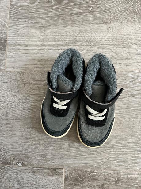 Little blue lamb, little blue lamb,24