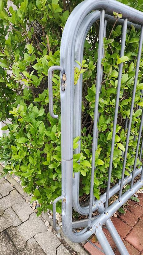 Bariéra oddeľujúca strana  4 ks, 