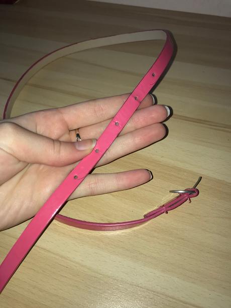 Tenučký ružový opasok,