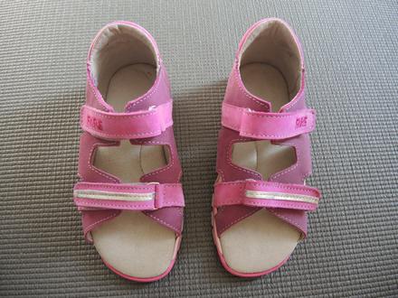 Sandále so srdiečkom, fare,30