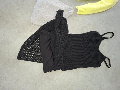 Balík oblečenia s, s