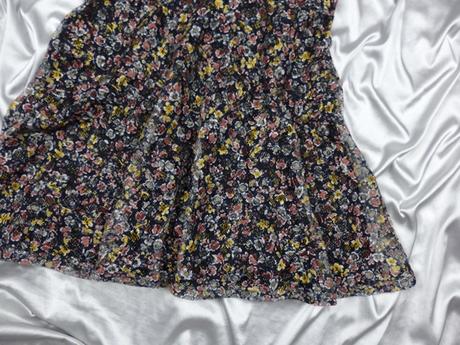 Kvalitné čipkované šaty, m