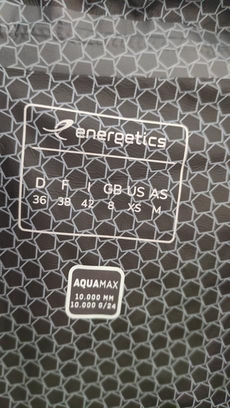 Tenšia vodeodolná bunda, 36