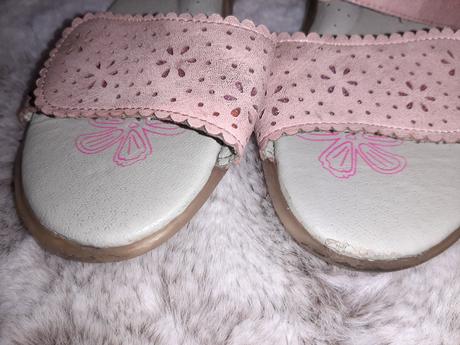 Glitríkové sandálky, 30