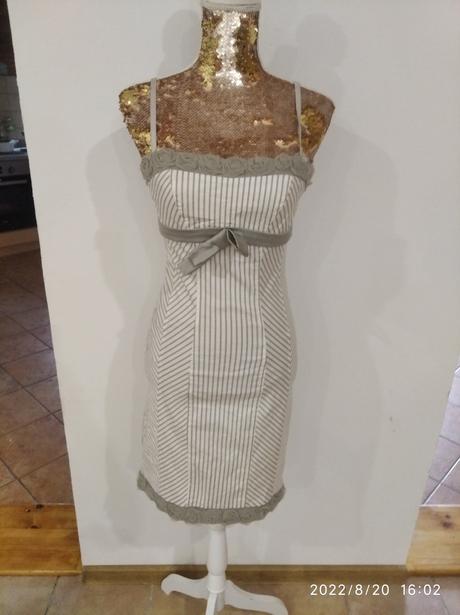 Krásne romantické šaty, s