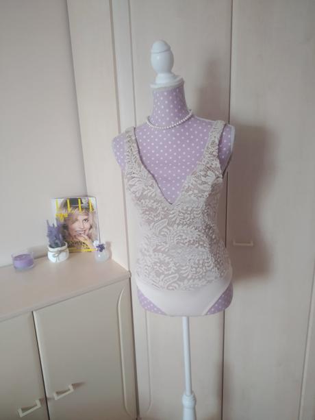 Dámske elegantné body k sukni, s