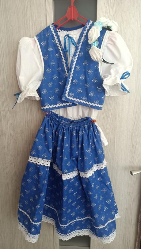 Dievčenský kroj, 