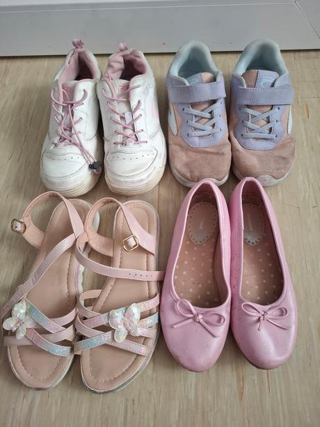 Darujem dievčenskú obuv 35, 35