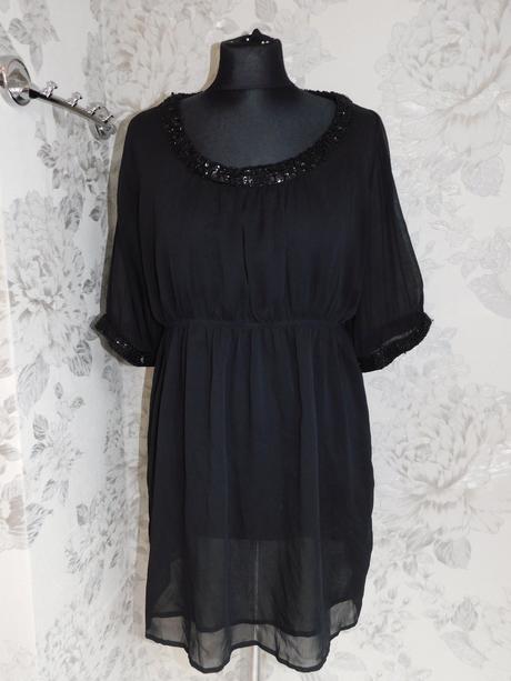 Velmi pekne šaty, 38