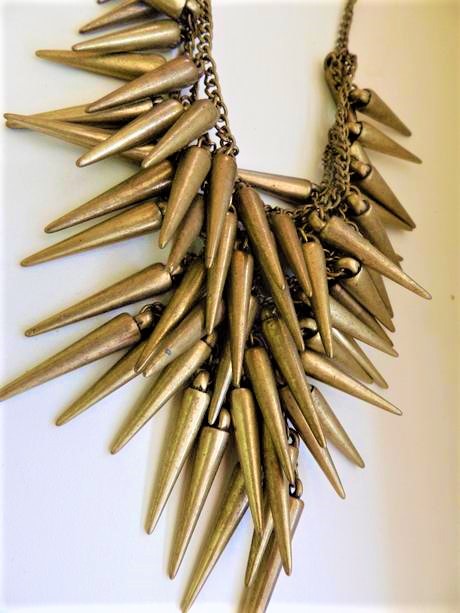 Rockový náhrdelník,