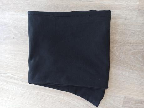 Čierna sukňa pre dámy, 38