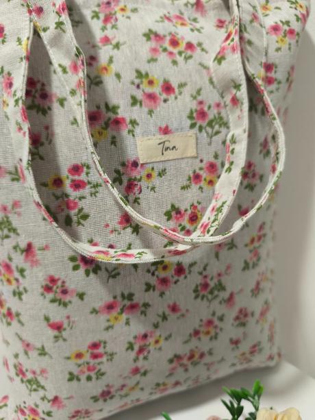 Taška kvety na bežovej, 