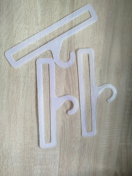 Mini vešiaky, darujem, 