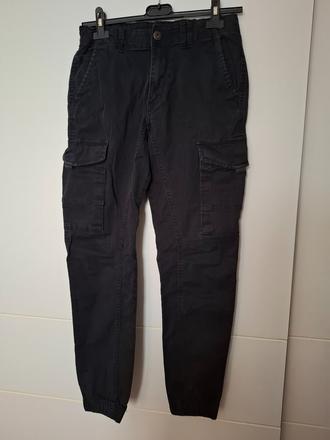 Kapsáčové nohavice, m