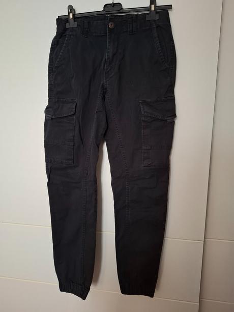 Kapsáčové nohavice, m