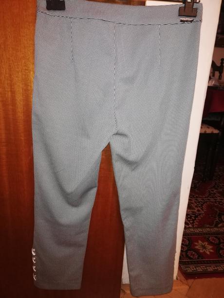 Elegantne tristvrtaky, m