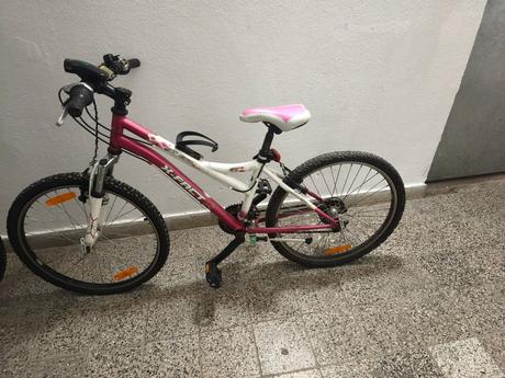 Dievčenský bicykel, 24