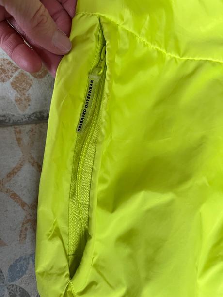 Tenká vetrovka, reserved,146