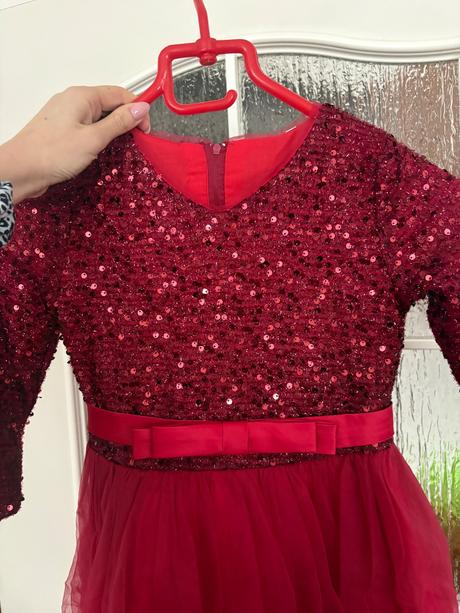 Dievčenské spoločenské šaty, 140