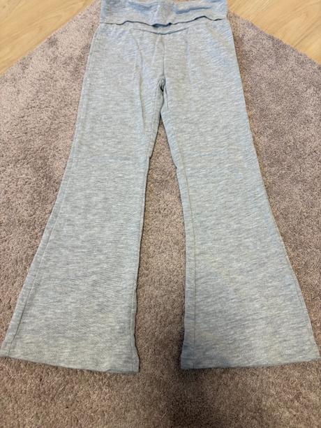 Zvoncove teplaky, zara,116