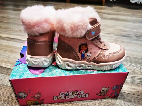 Zimne topanky, v. 22, nové, 22