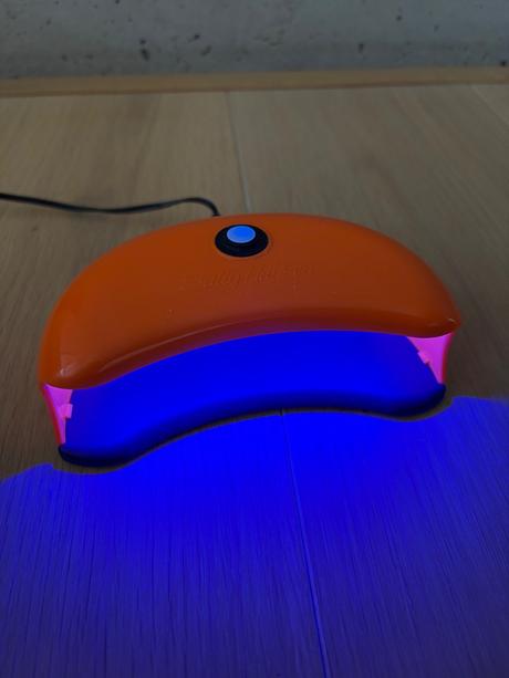 Sally hansen lampa a tchibo pilnik, 