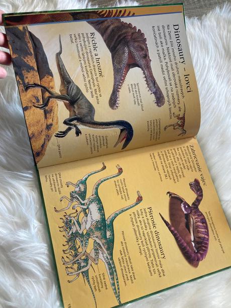 Dinosaury a prehistorický život,