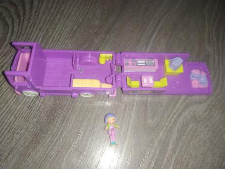 Polly pocket karavan auto,