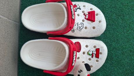 Šľapky značky crocs s motívom snoopy, veľkosť j3, crocs,34