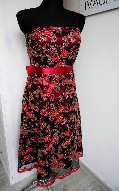 Krásne zlato bordové šaty, s