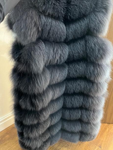 Kožušinová vesta, m / s