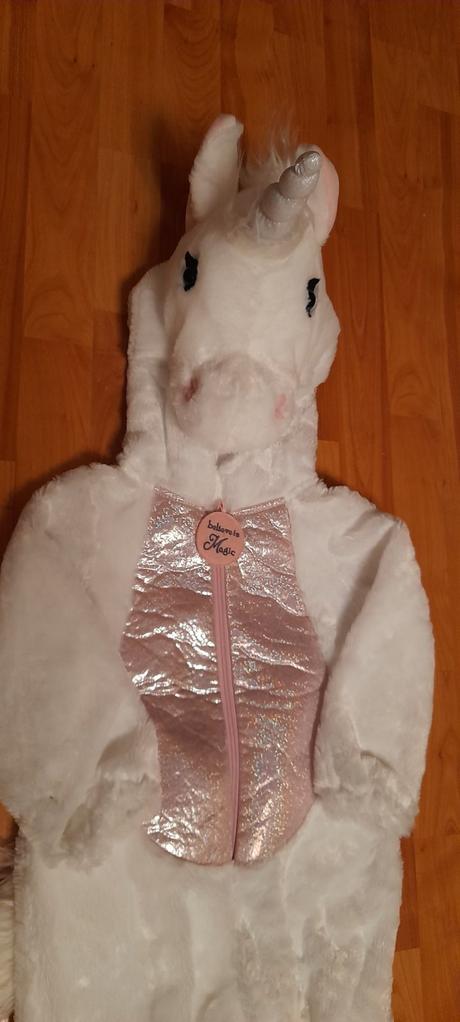 Kostym jednorozca v.104, 