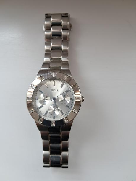 Hodinky guess, guess