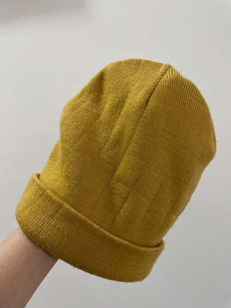 Horčicová čiapka, stradivarius,m