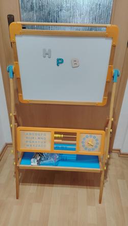 Detská obojstranná tabuľa (kriedová a magnetická).,