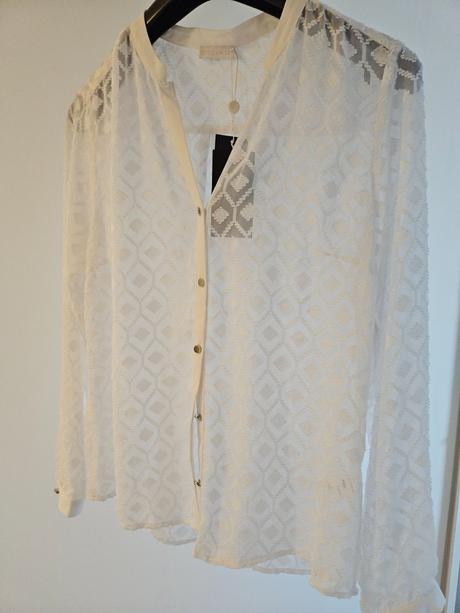 Priesvitna blúzka, 40