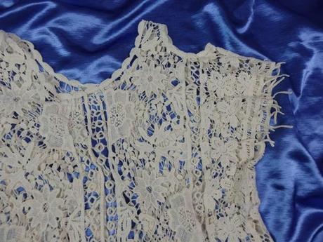 Kvalitný čipkovaný top, m