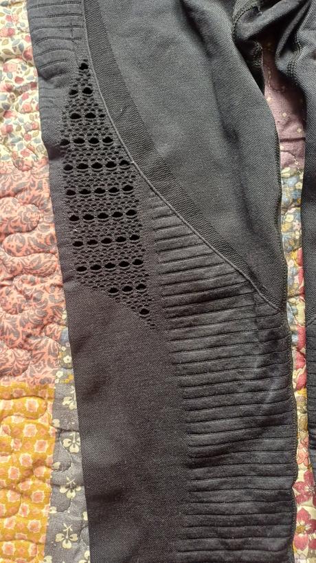 3 ks sport. podprsenky zn.nike,leginy zn.gymshark, nike,s