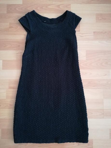 Upletove šaty s, s