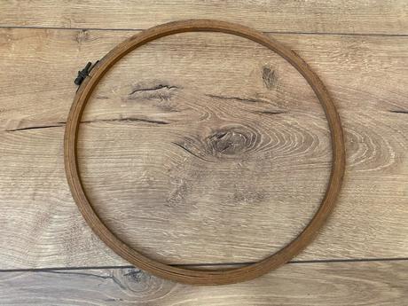 Drevený kruh na vyšívanie, 