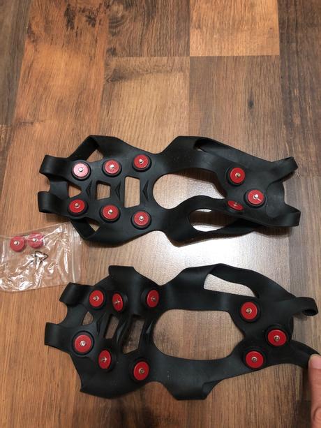 Protismykove navleky na obuv, 