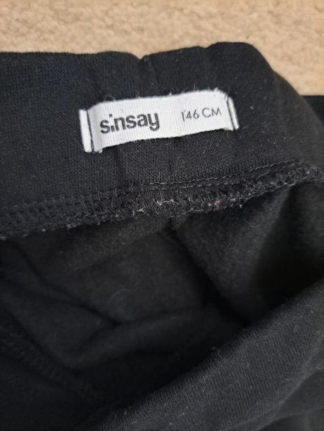 2x teplaky, sinsay,146