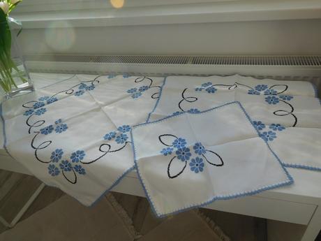 Set obrusov v modro bielom prevedení-kvietky,, 