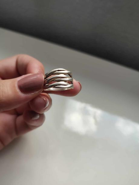 Mohutný strieborný prsteň - 925,