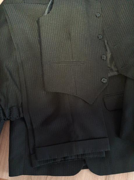 Chlapčenský oblek, 152