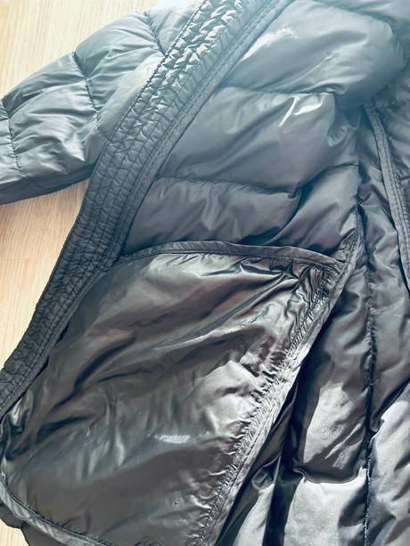 Prechodná ľahká bunda značky oysho, pc 80 eur, s