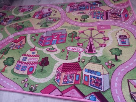 Pekný koberec 100x150cm,